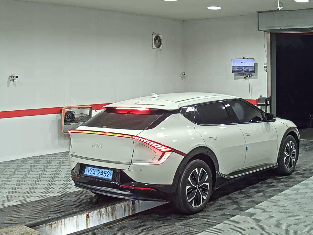 2023 - kia ev6