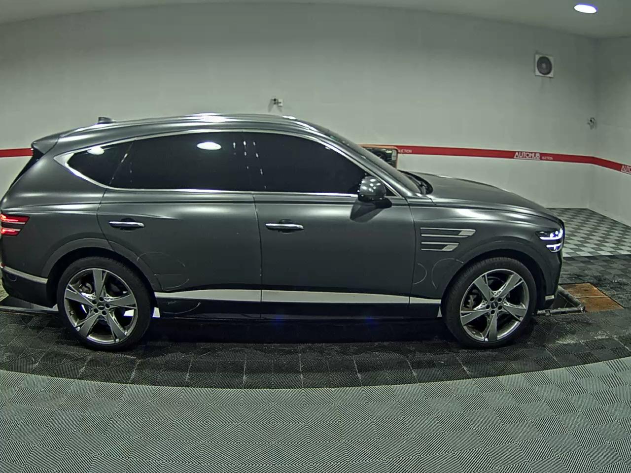2021 - genesis gv80