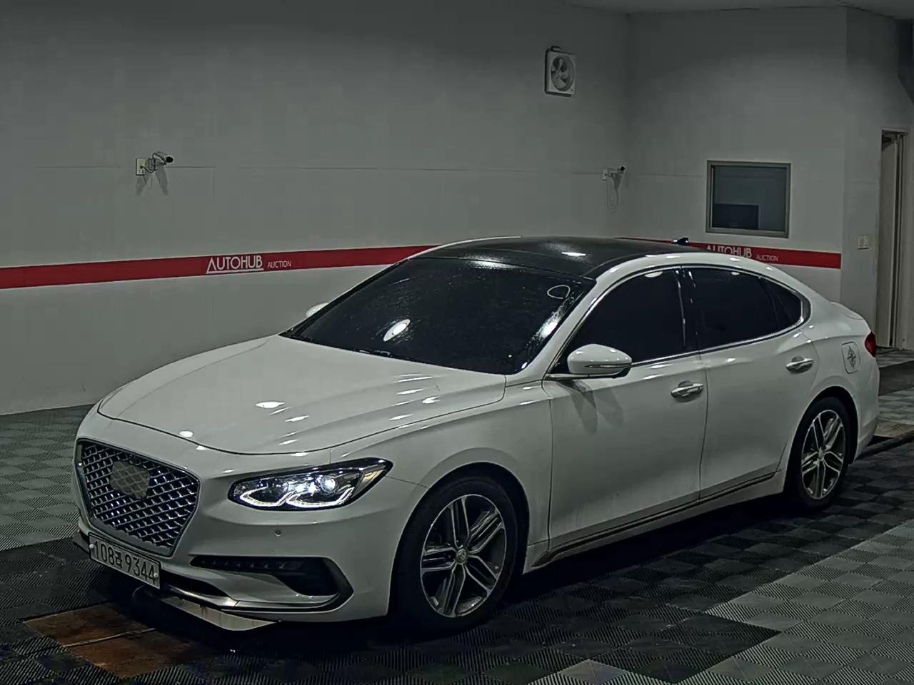 HYUNDAI GRANDEUR LPi RENTAL CAR