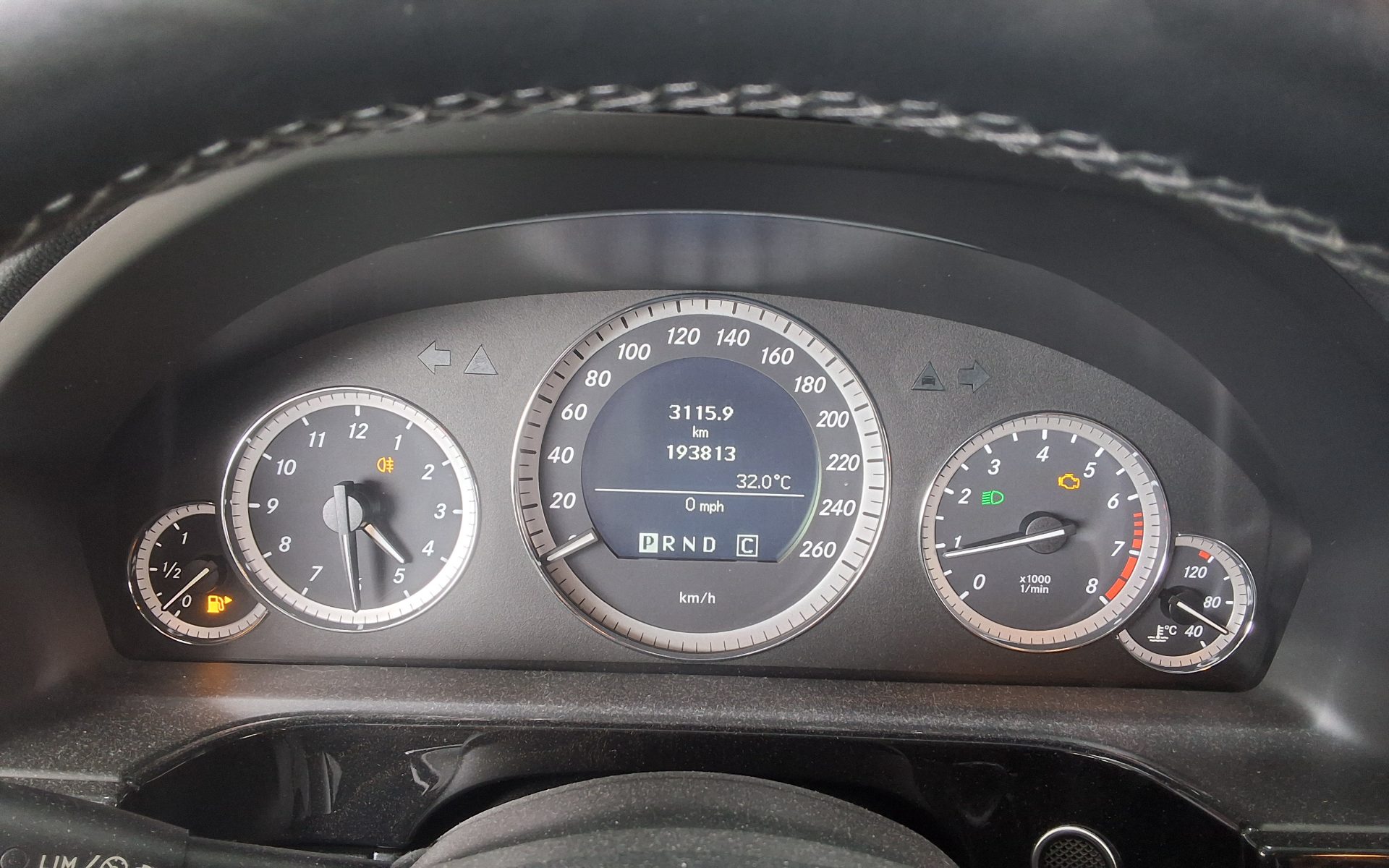 2010 - mercedes-benz e200