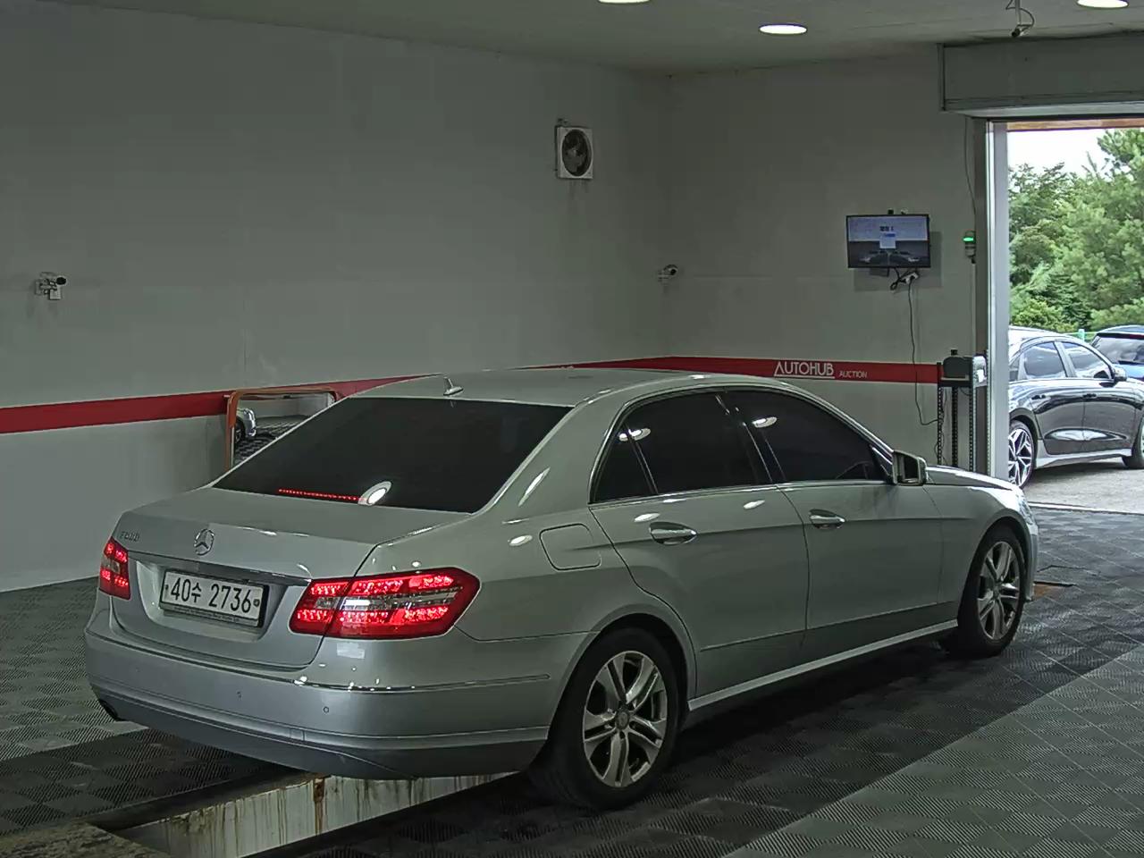 2010 - mercedes-benz e200