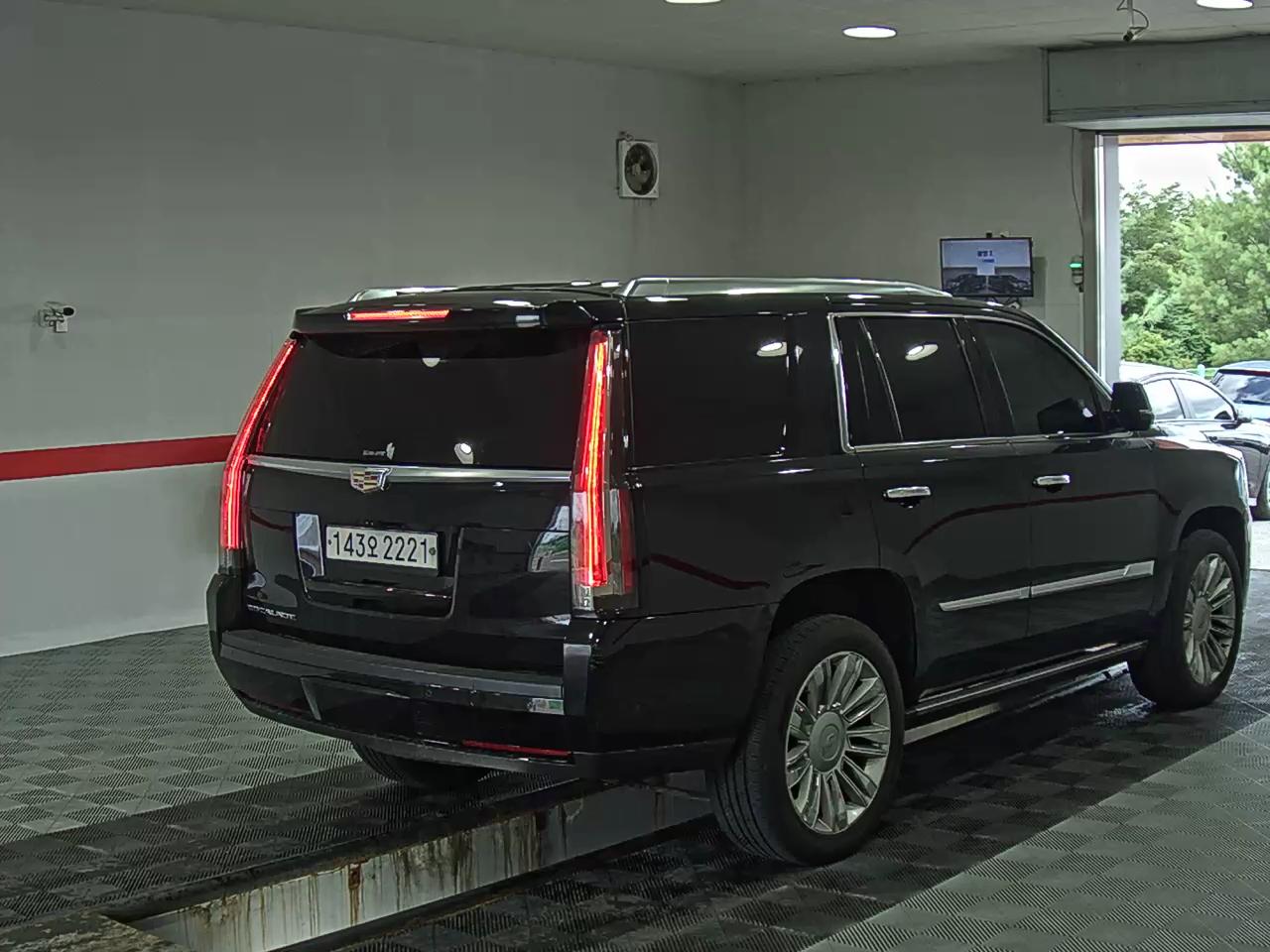 2020 - cadillac escalade