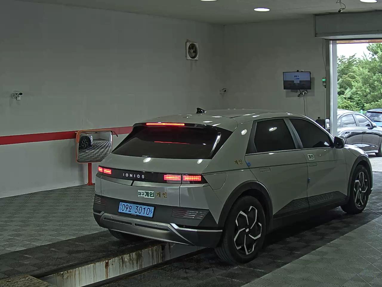 2022 - hyundai ioniq