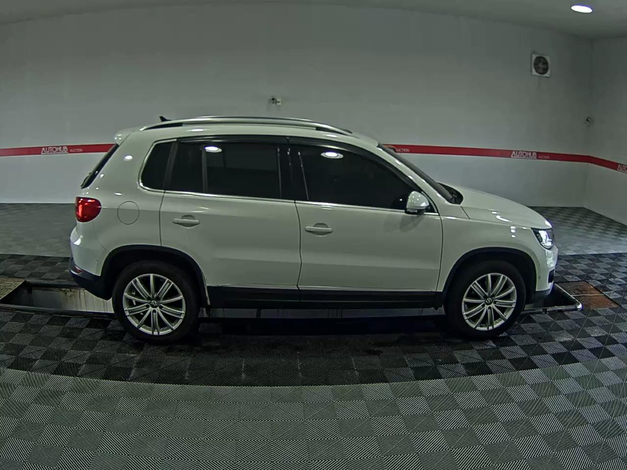فولكس فاجن Tiguan 2.0 Tdi Bluemotion بريميوم 2016 بريميوم