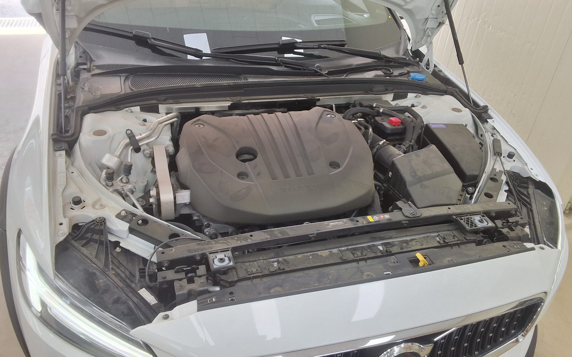 2023 - volvo v60