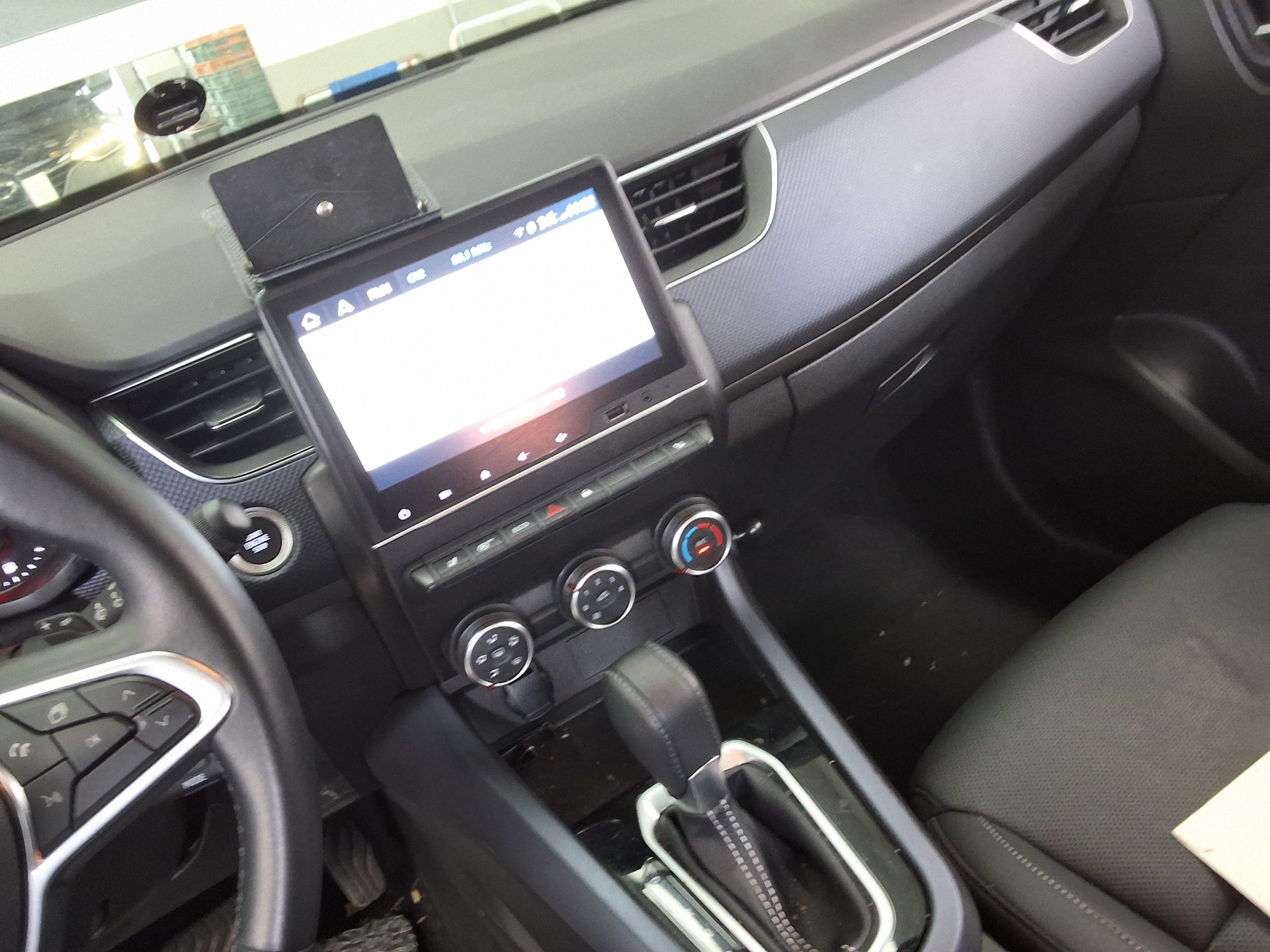 2021 - renault xm3