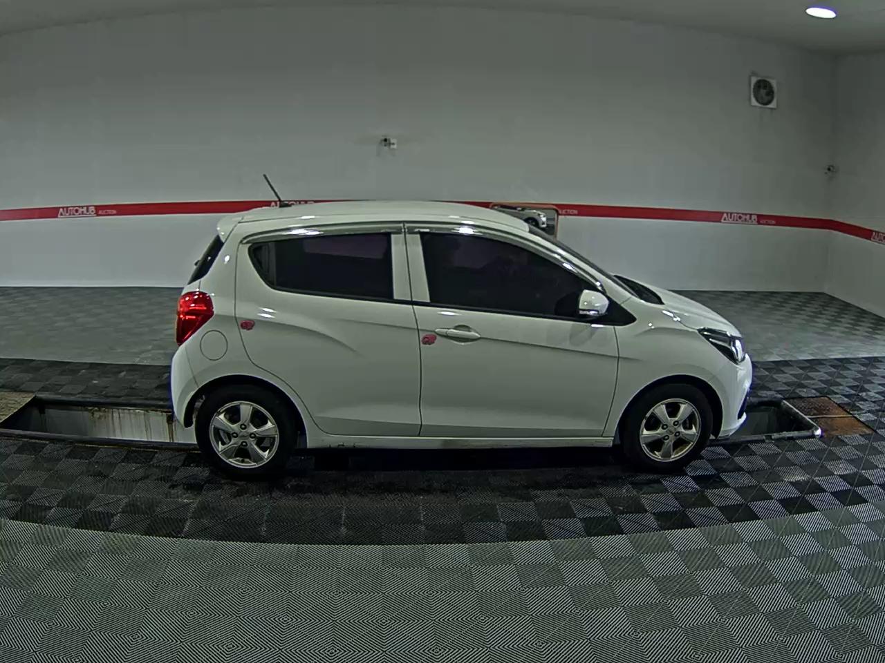 2016 - chevrolet spark