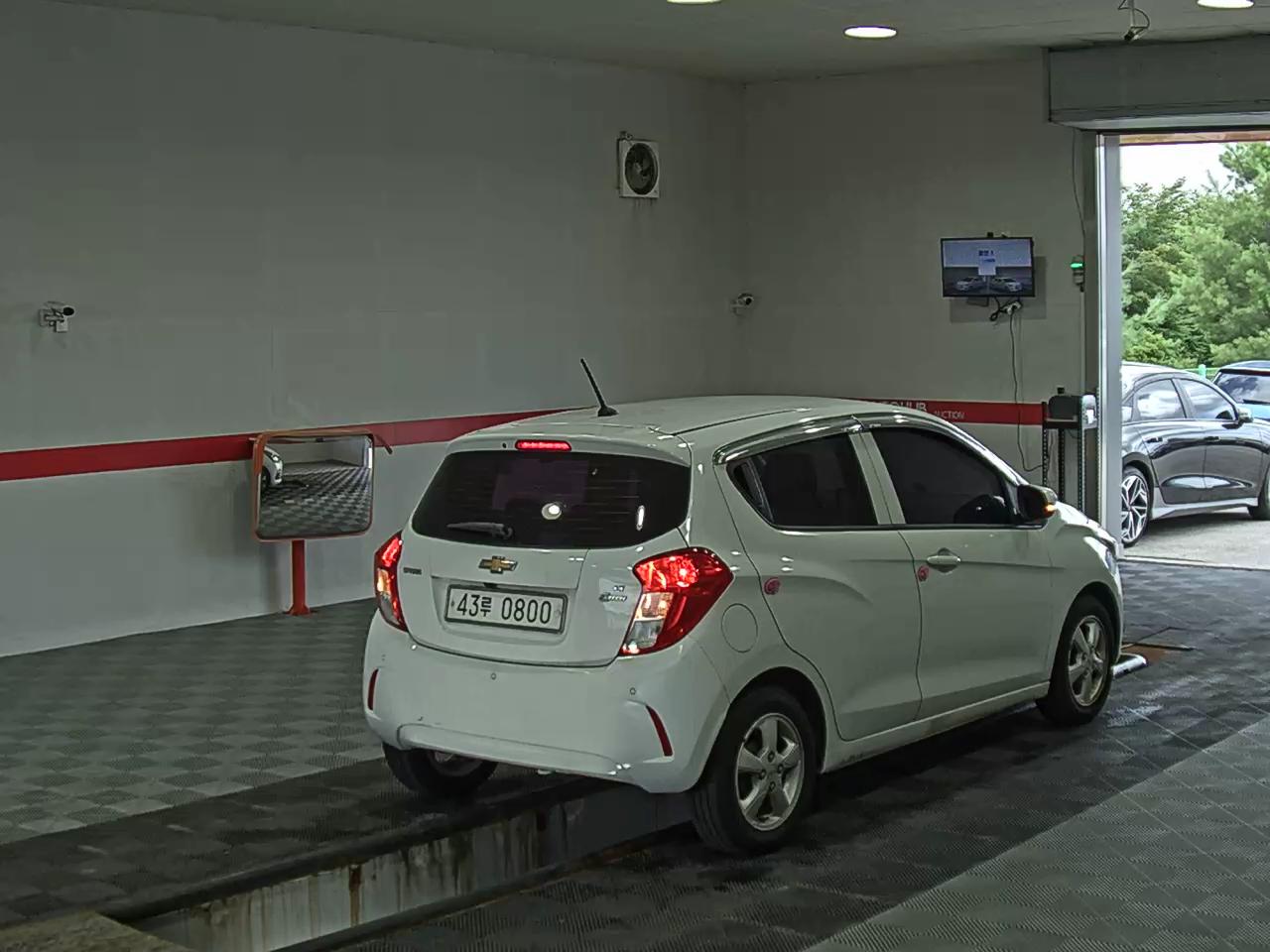 2016 - chevrolet spark