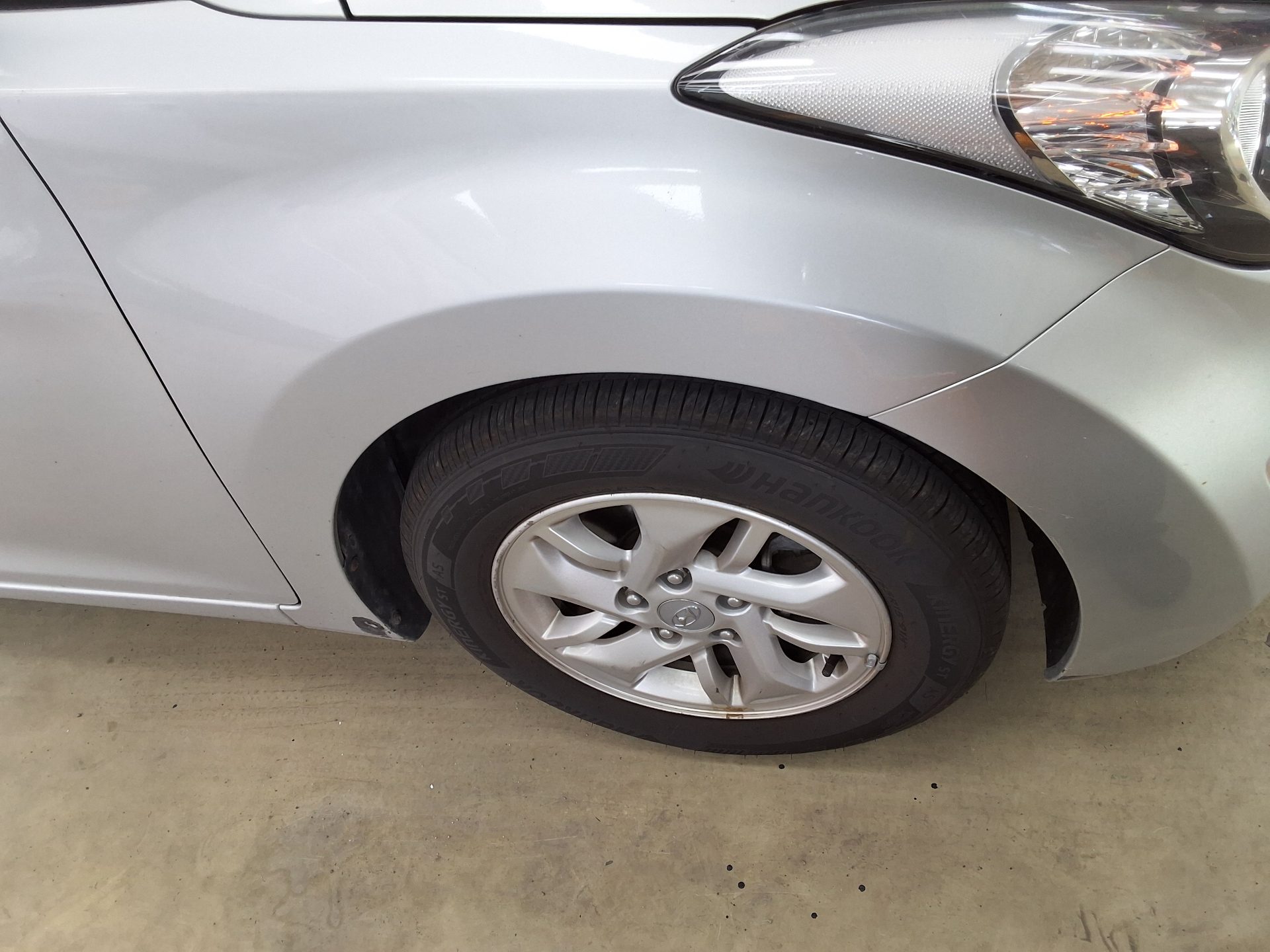 2012 - hyundai avante