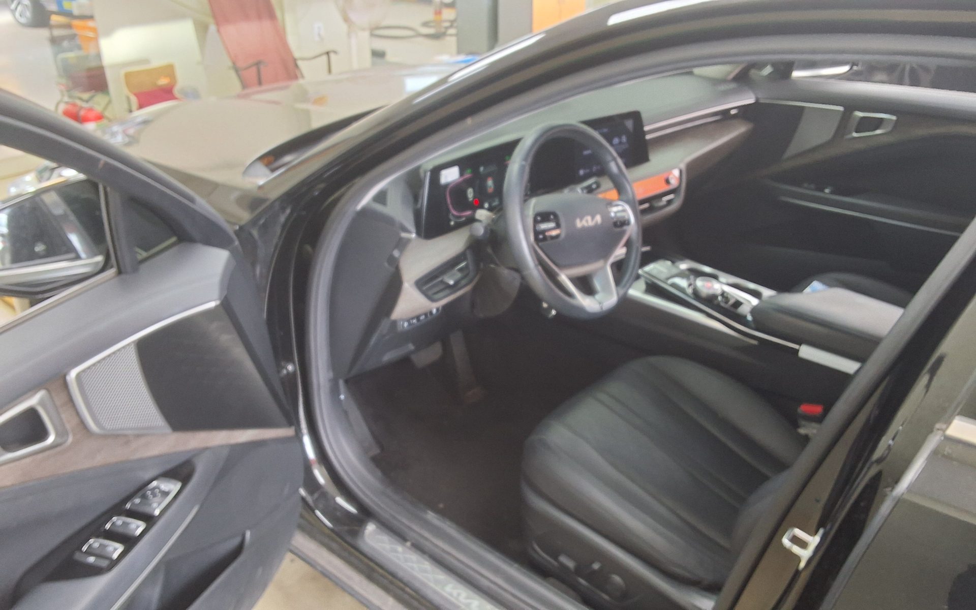 2022 - kia k8