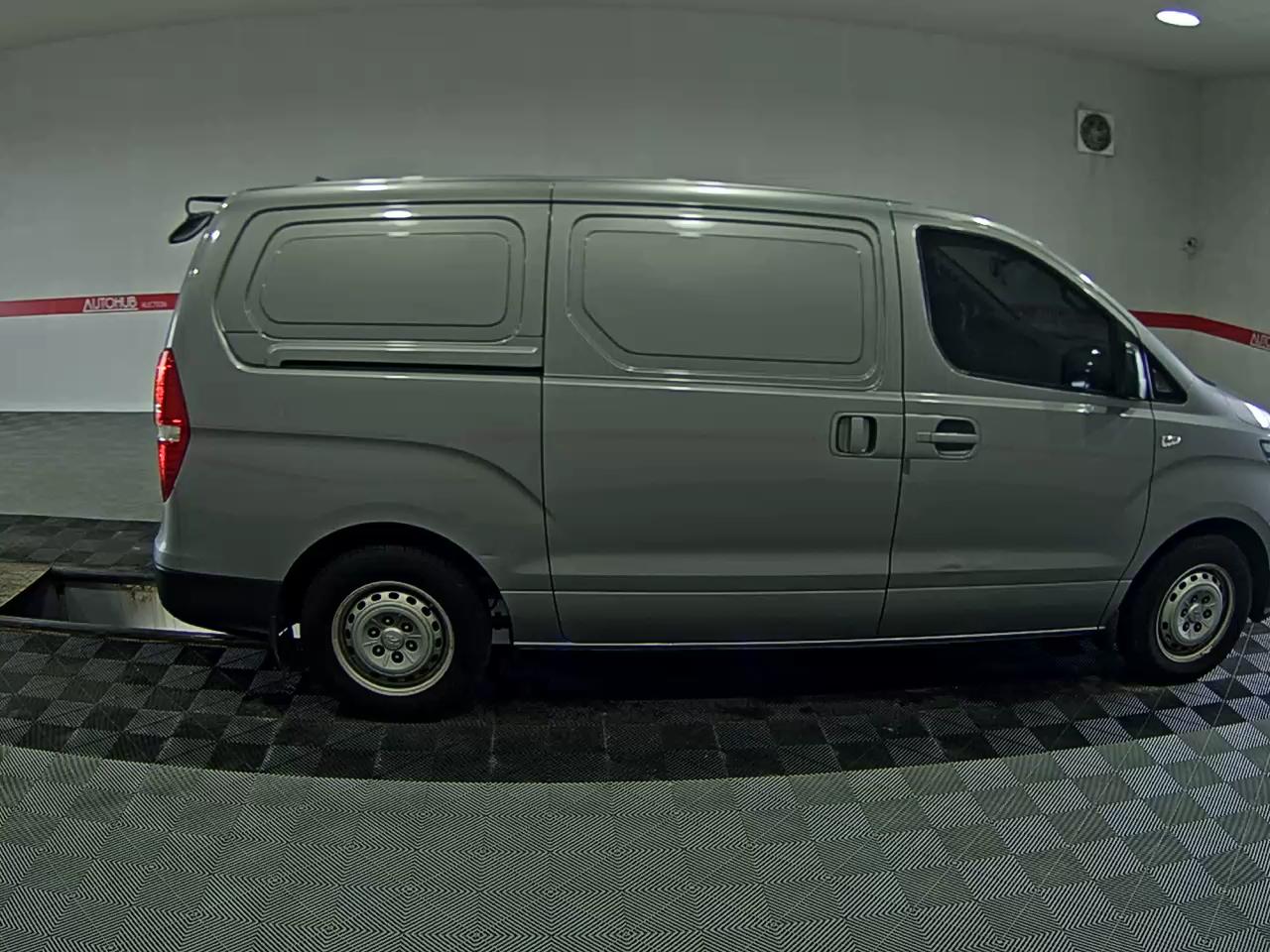 2019 - hyundai grand starex