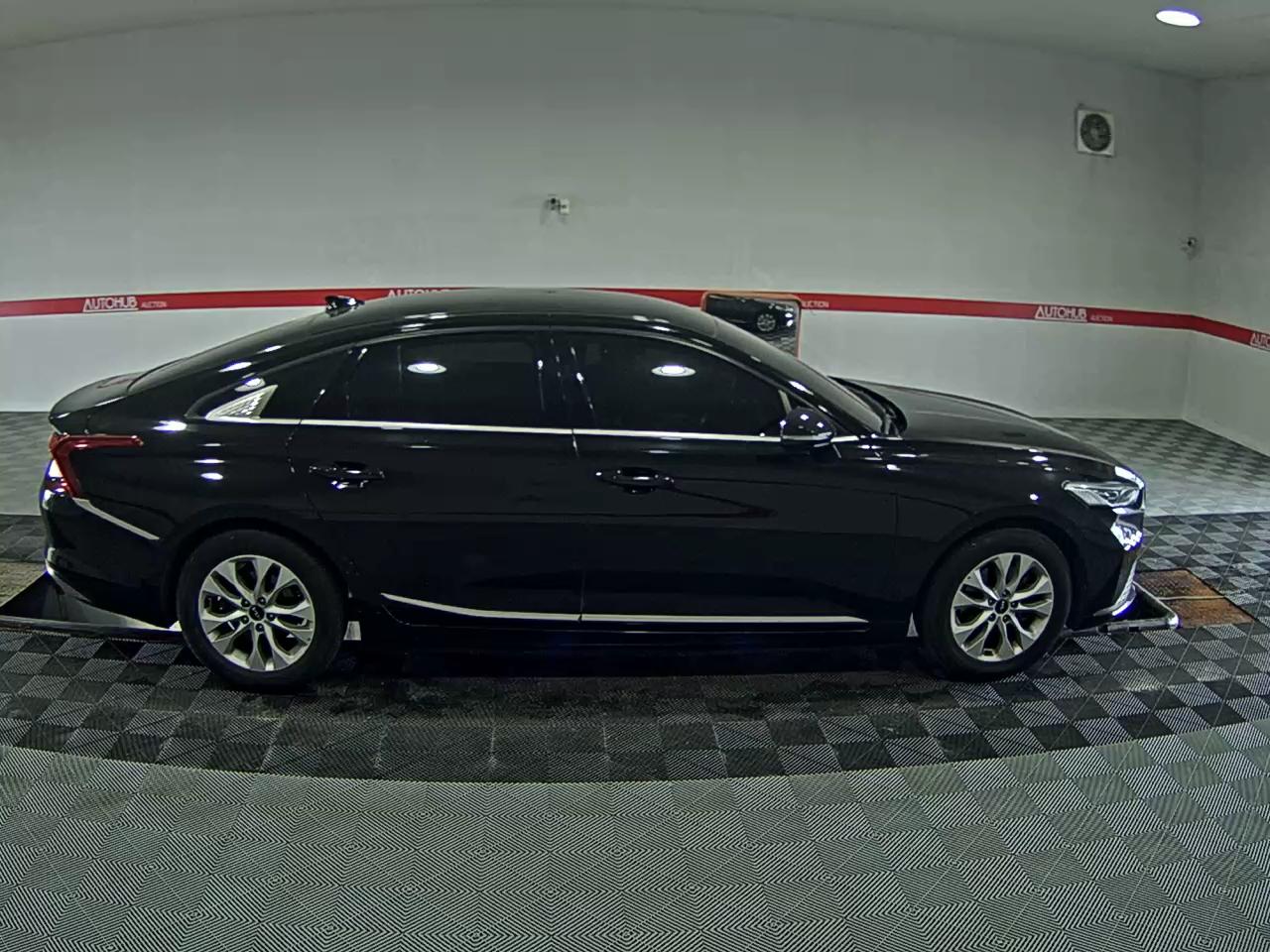 2022 - kia k8