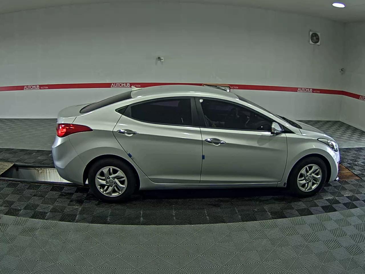 2012 - hyundai avante