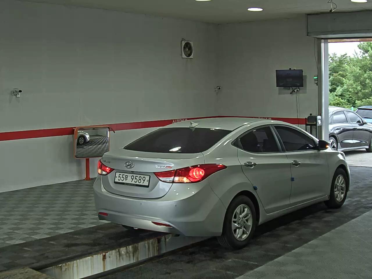 2012 - hyundai avante