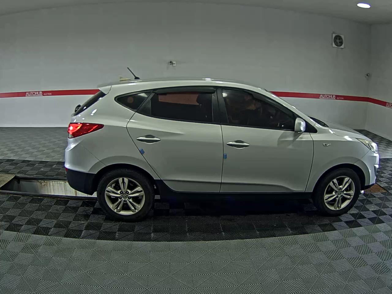2010 - hyundai tucson