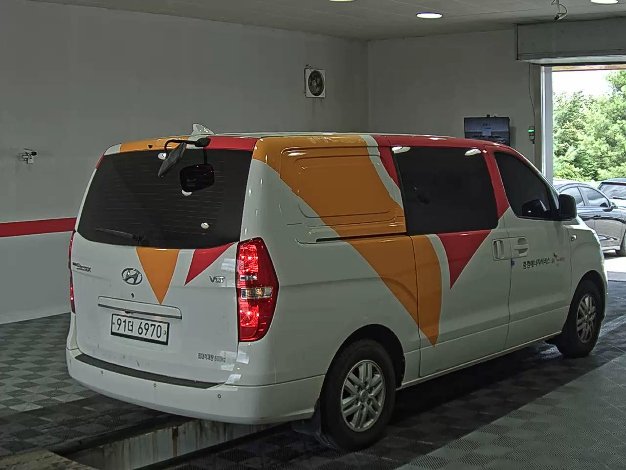 2019 - hyundai grand starex