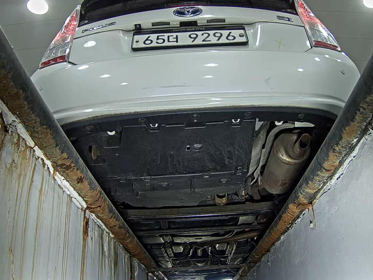 2011 - toyota prius