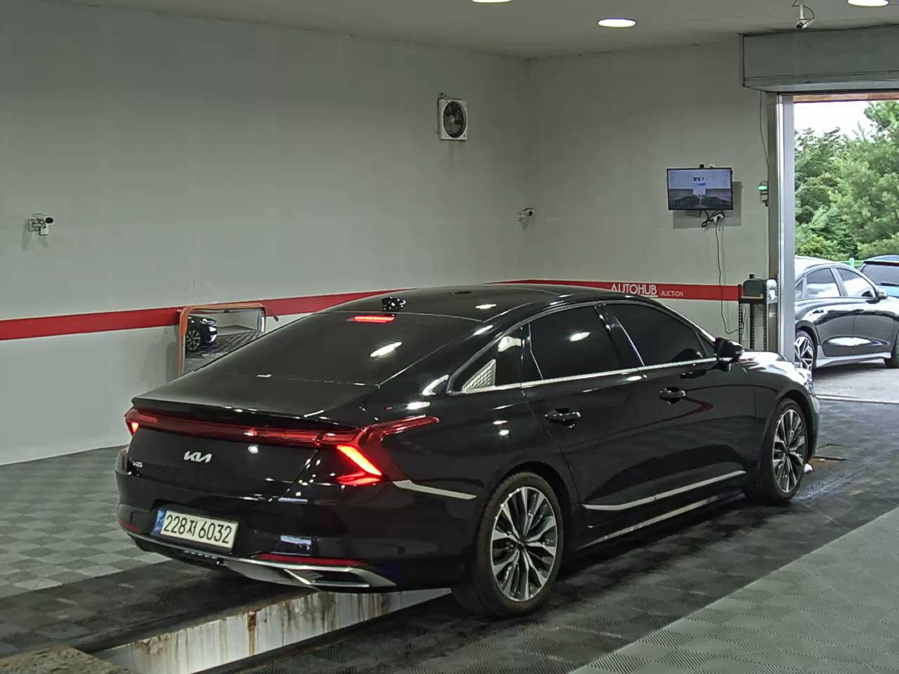 2023 - kia k8