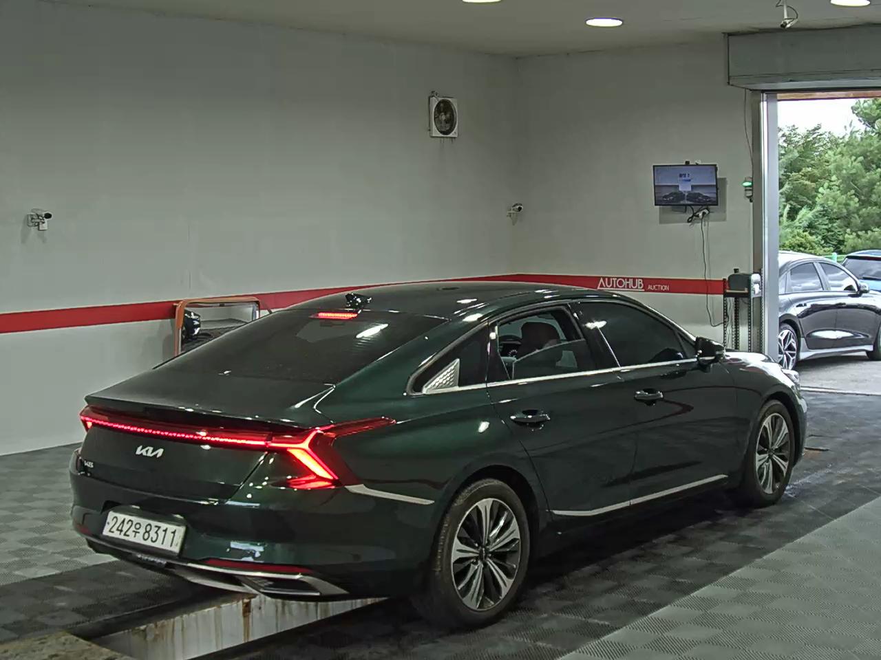 2022 - kia k8