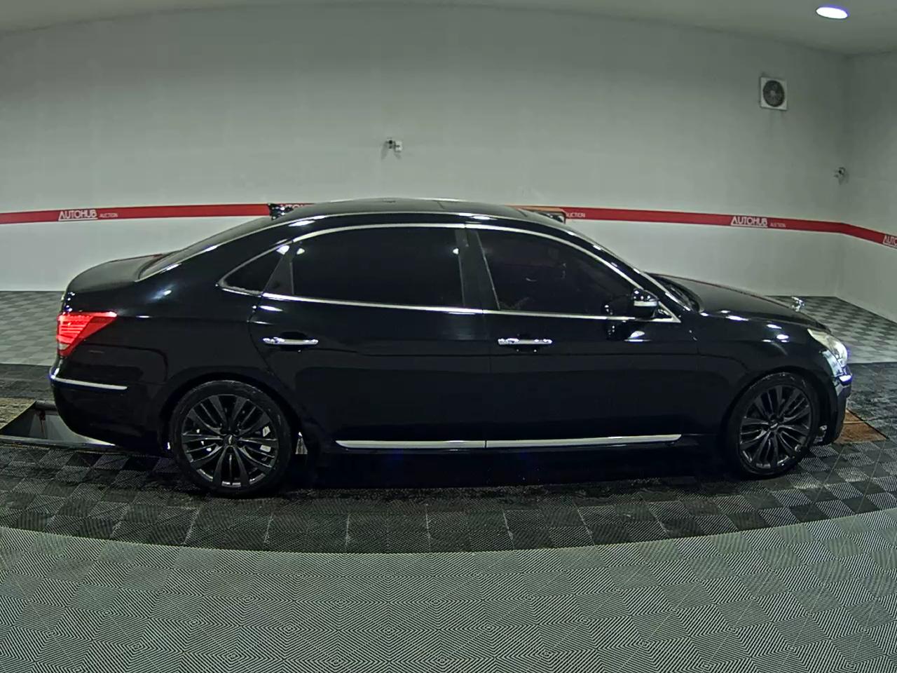 2012 - hyundai equus