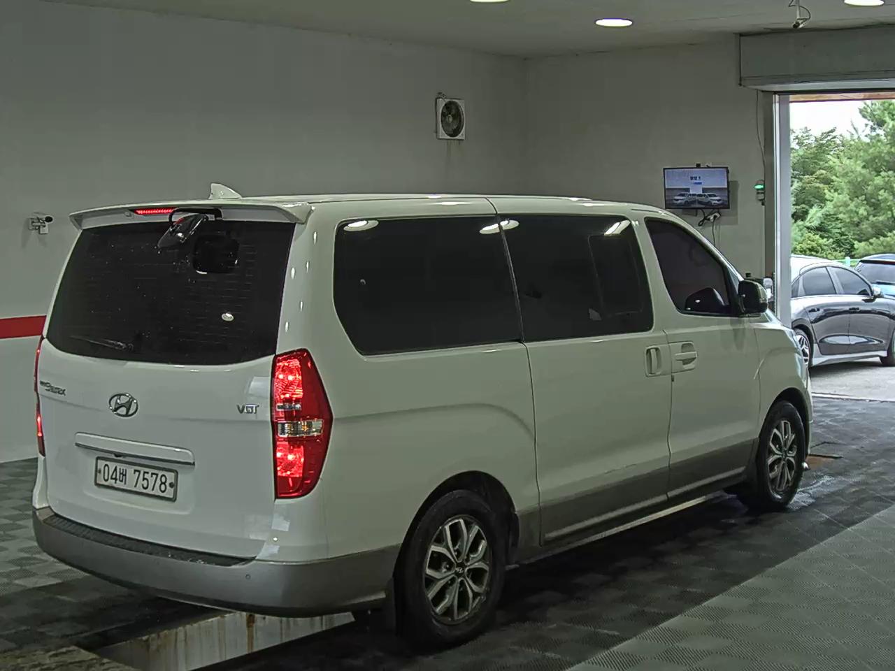هيونداي الجديد جراند ستاركس 9 Seater ديزل بريميوم سبيشل 2019 بريميوم SPECIAL