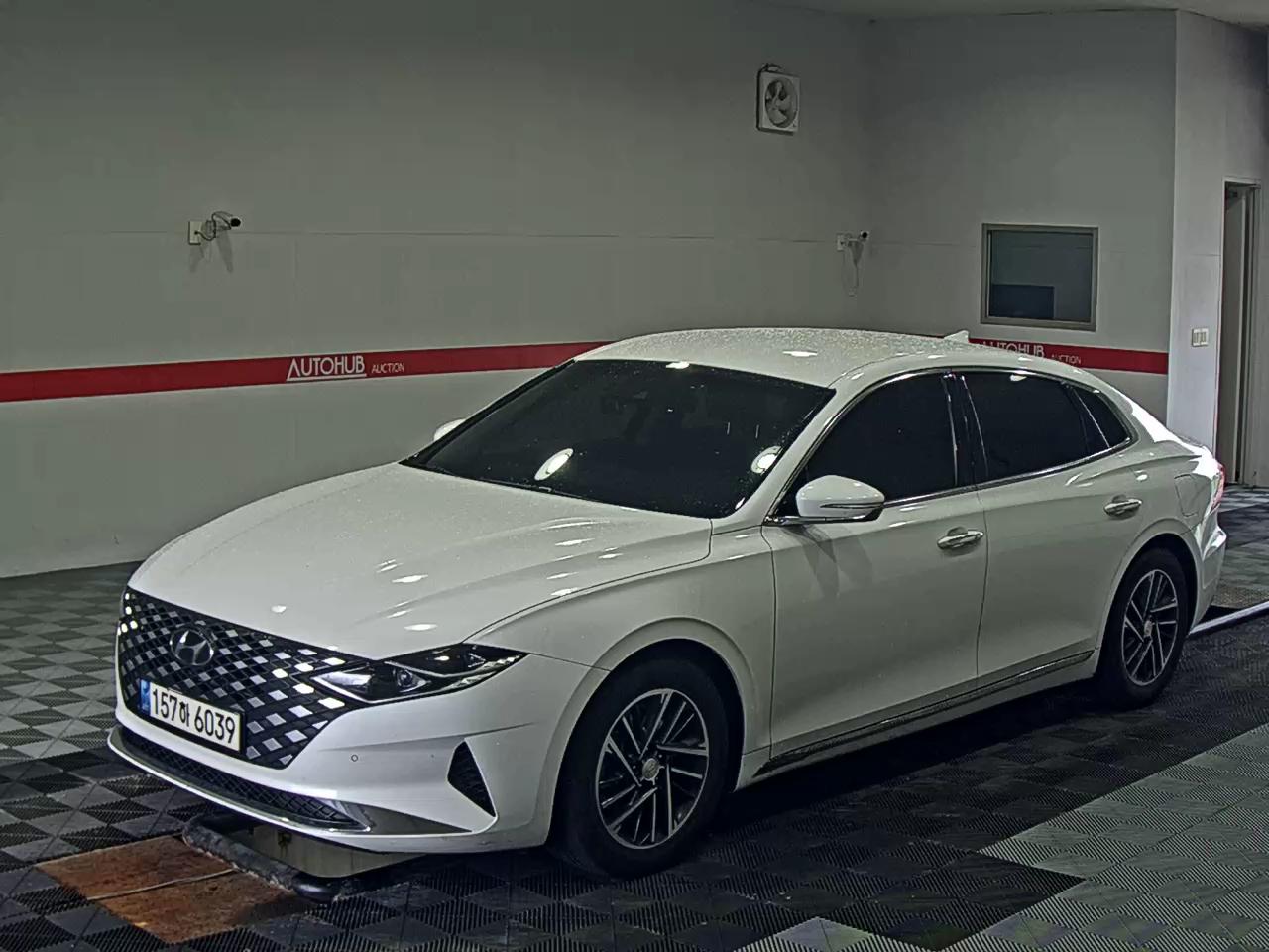 HYUNDAI THE NEW GRANDEUR IG LPi RENTAL CAR PREMIUM