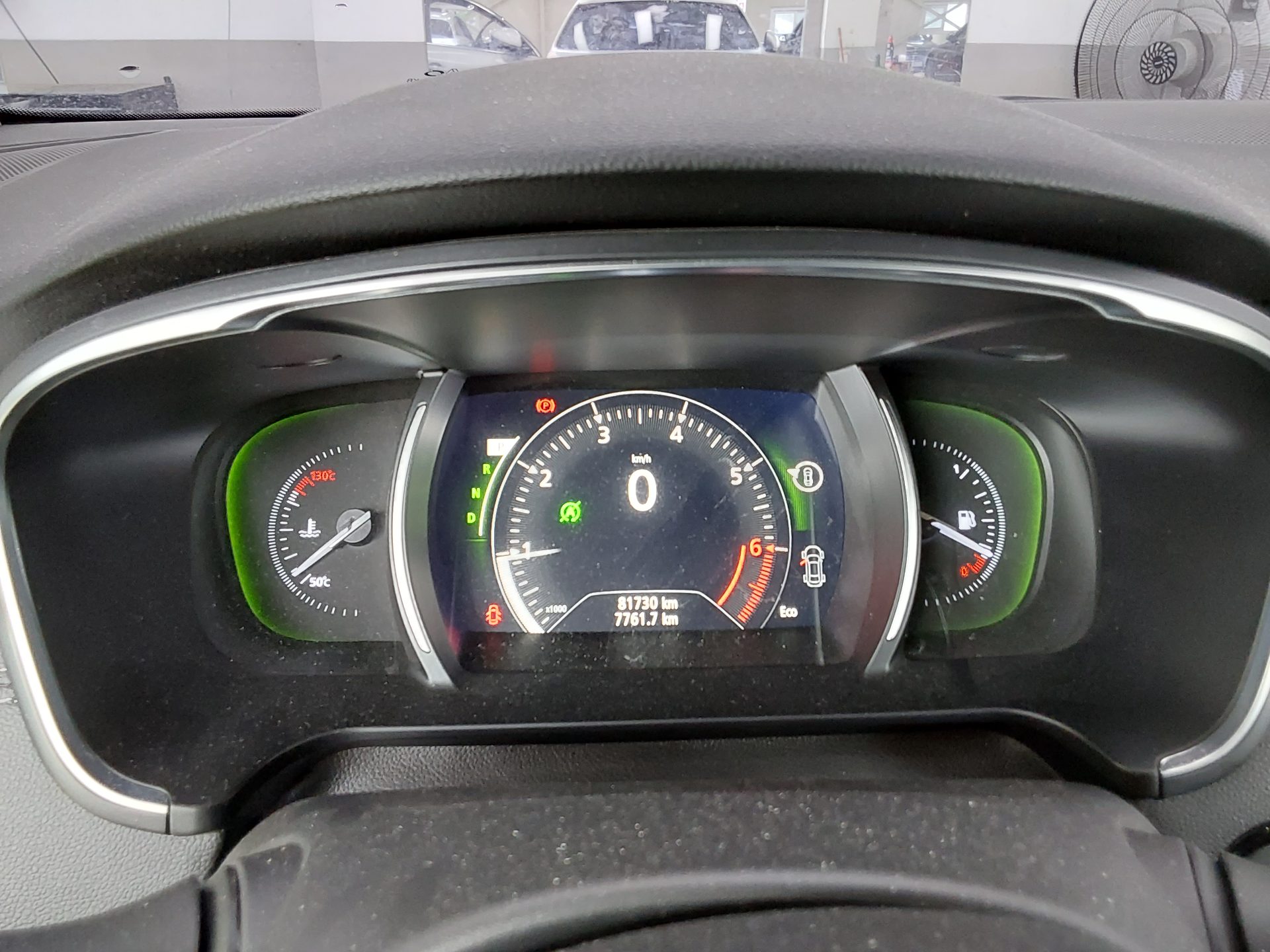 2016 - renault sm6