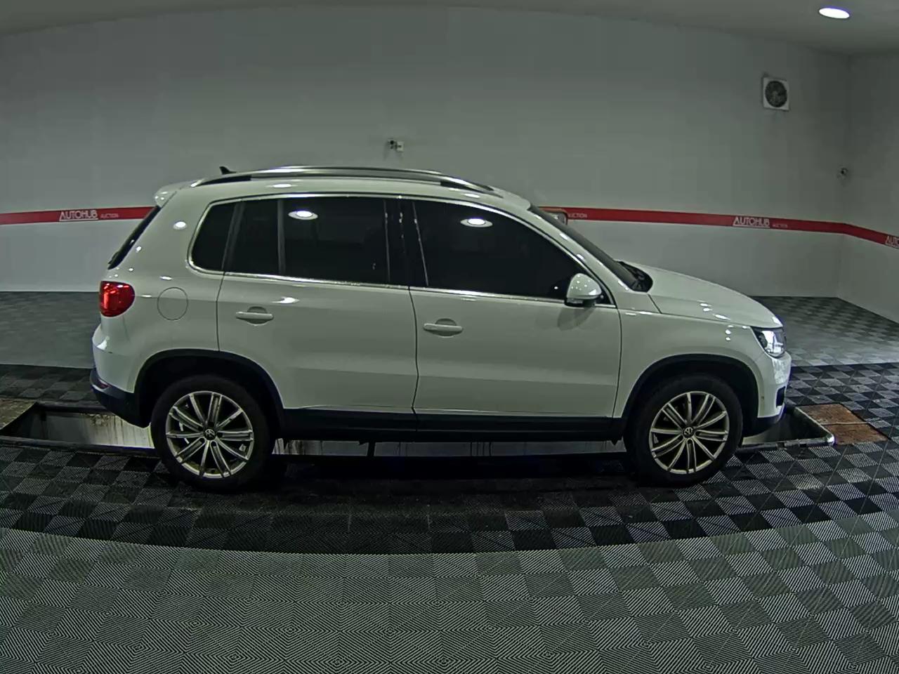 2016 - volkswagen tiguan