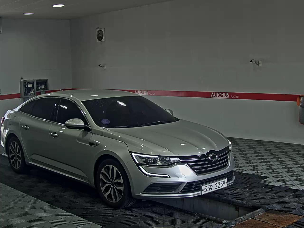 2016 - renault sm6