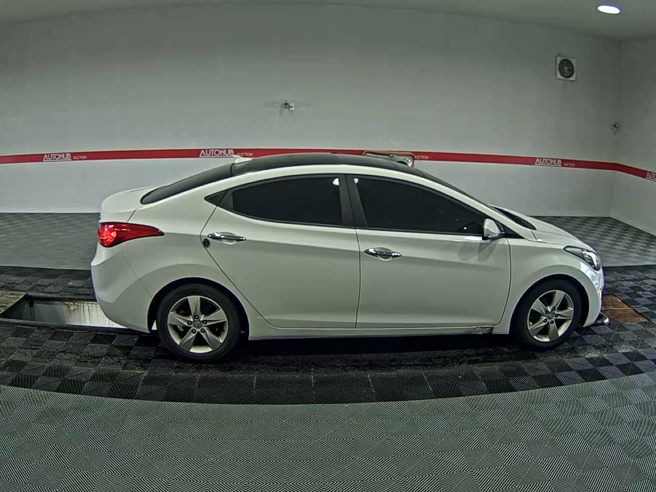 2012 - hyundai avante