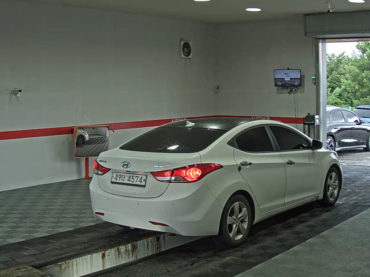 2012 - hyundai avante