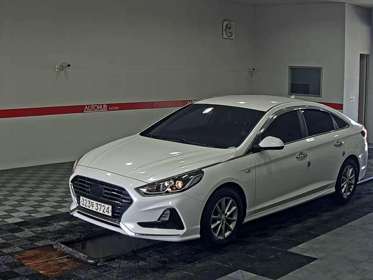 HYUNDAI LF SONATA RISE LPi RENTAL CAR