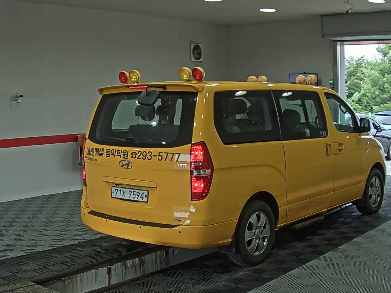 هيونداي Grand Starex Child Safety Vehicle 12 Seater دفع رباعي 2015 child safety vehicle