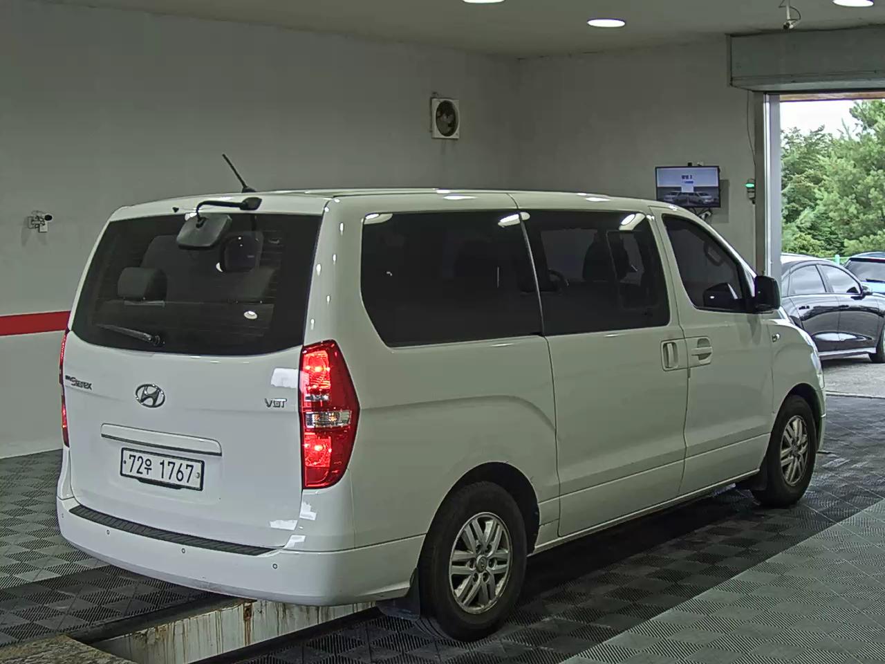 2017 - hyundai grand starex