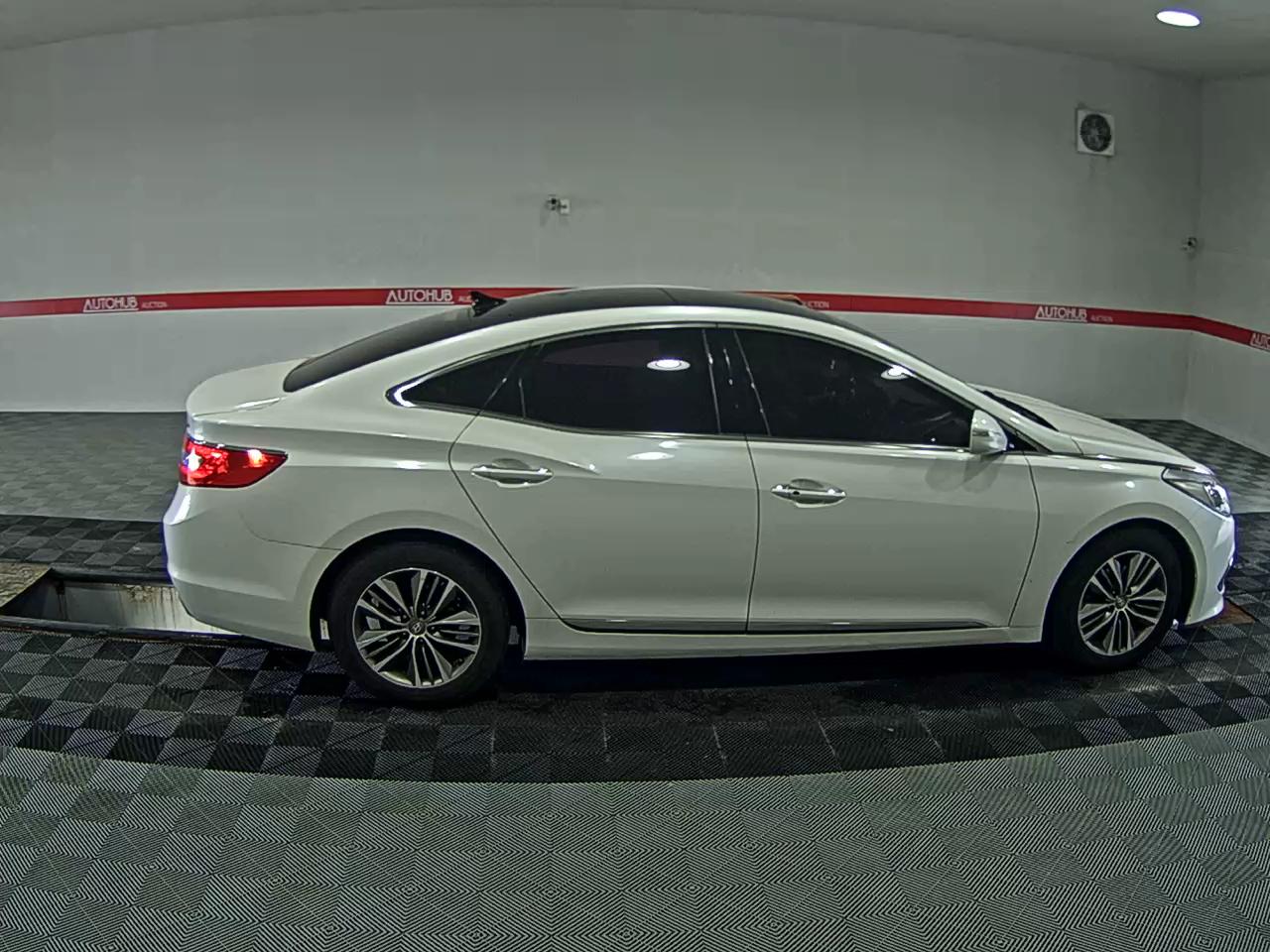 2015 - hyundai grandeur