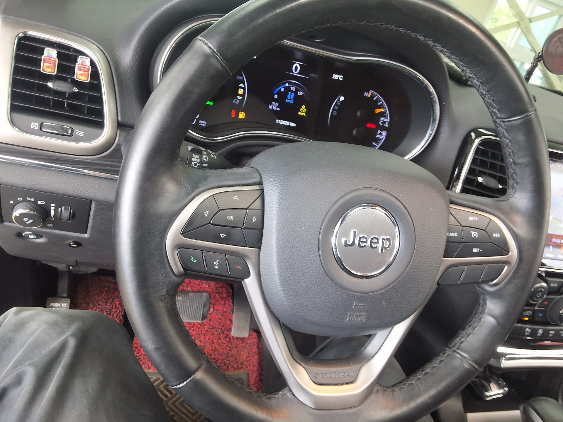 2019 - jeep grand cherokee