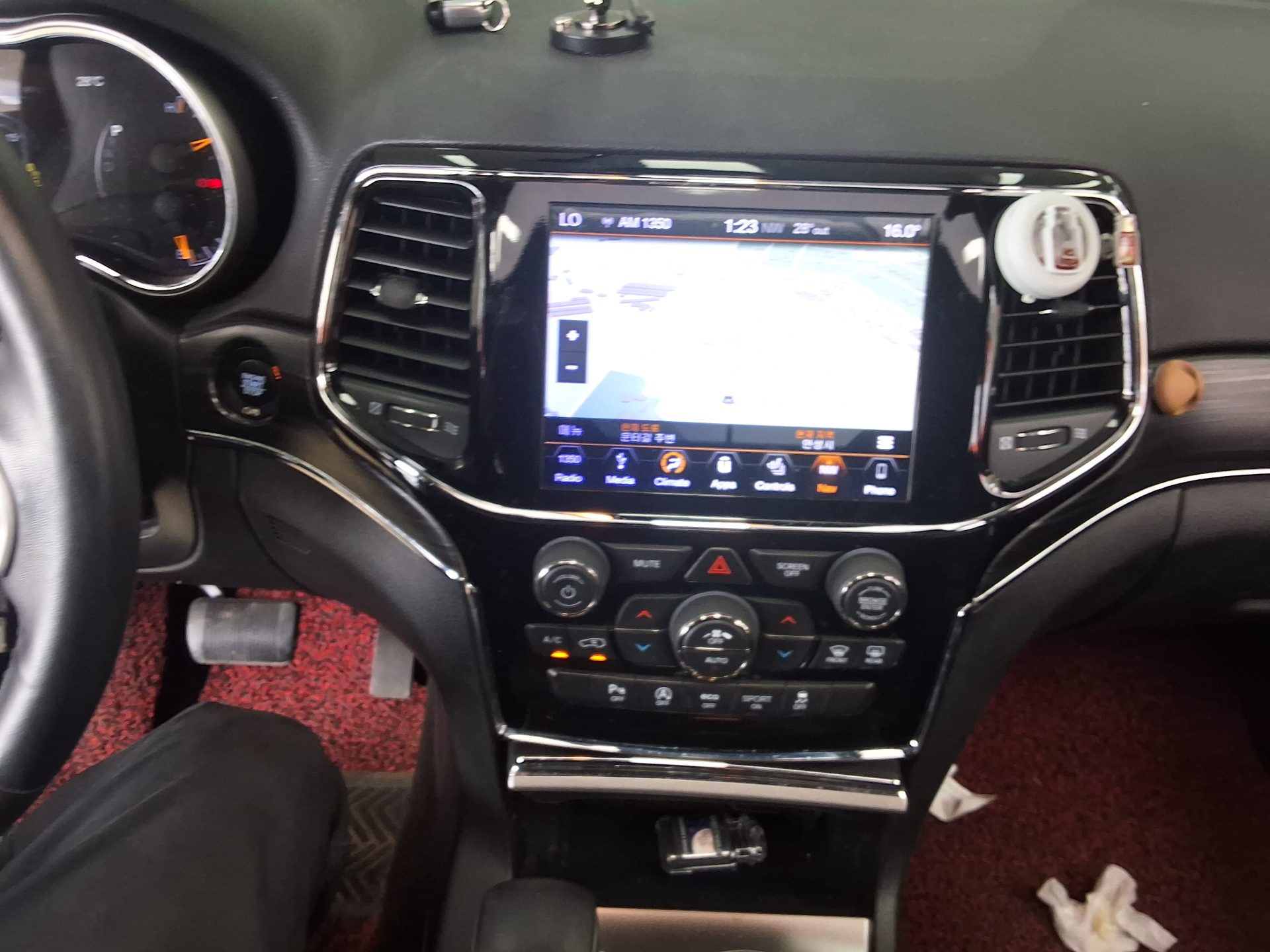 2019 - jeep grand cherokee