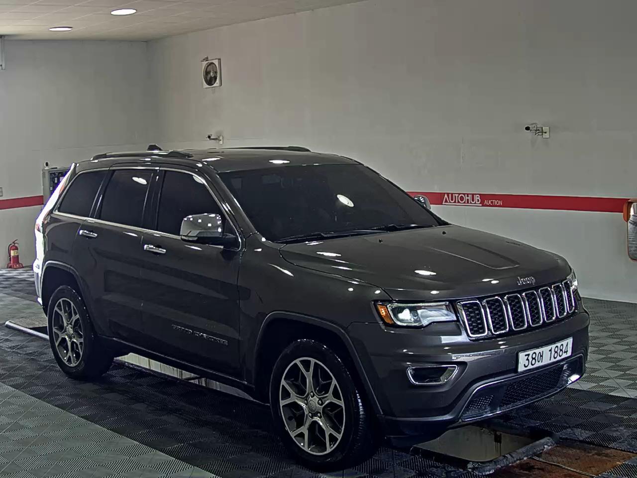 2019 - jeep grand cherokee