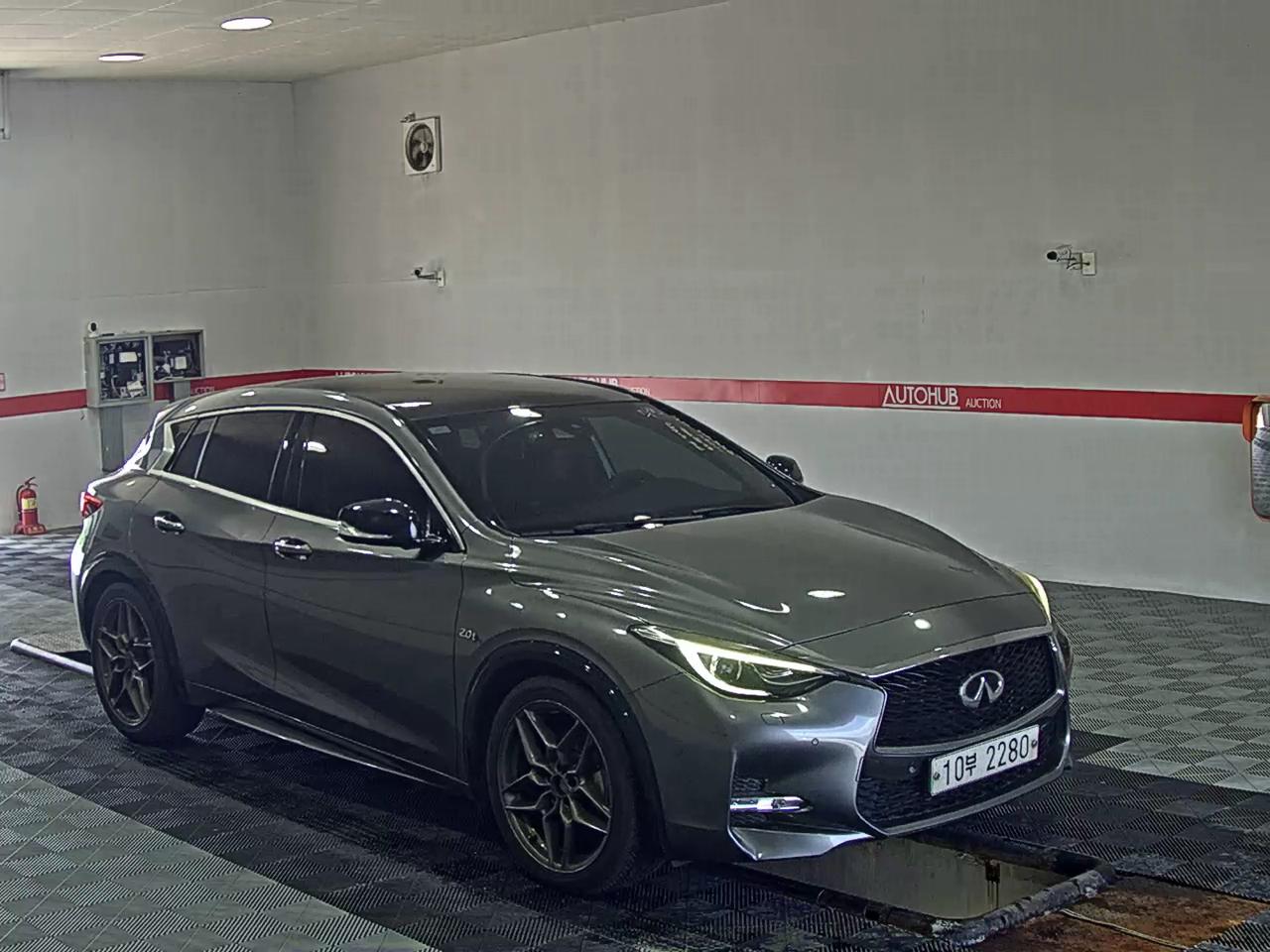 2017 - infiniti q30