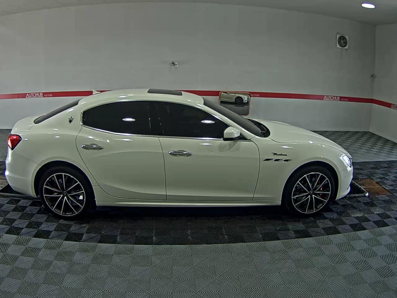 2022 - maserati ghibli