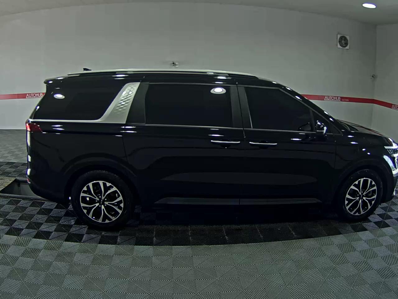 2023 - kia carnival