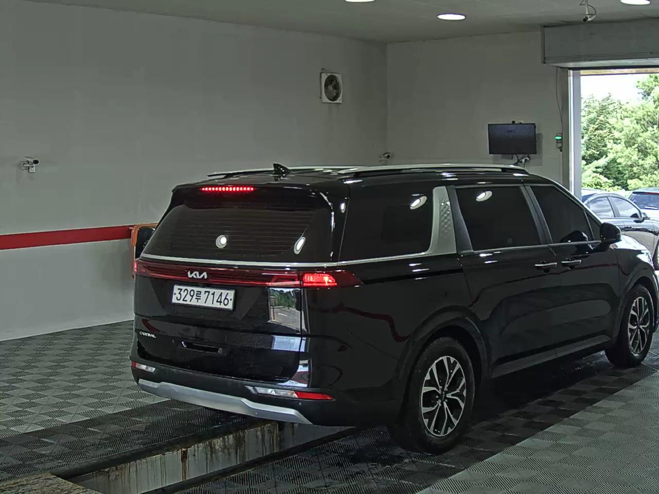 2023 - kia carnival