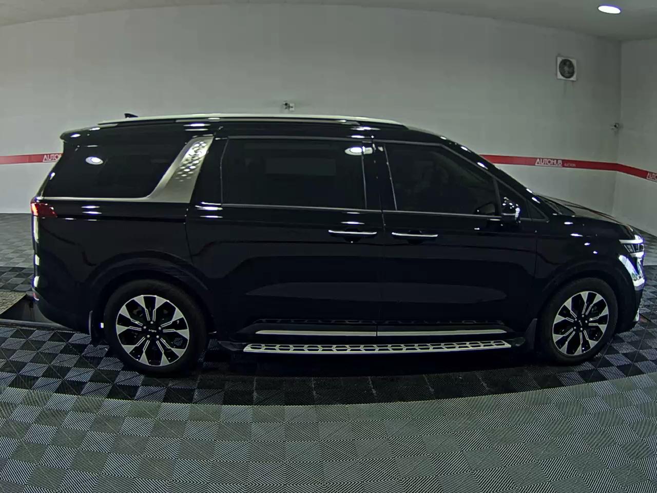 2023 - kia carnival
