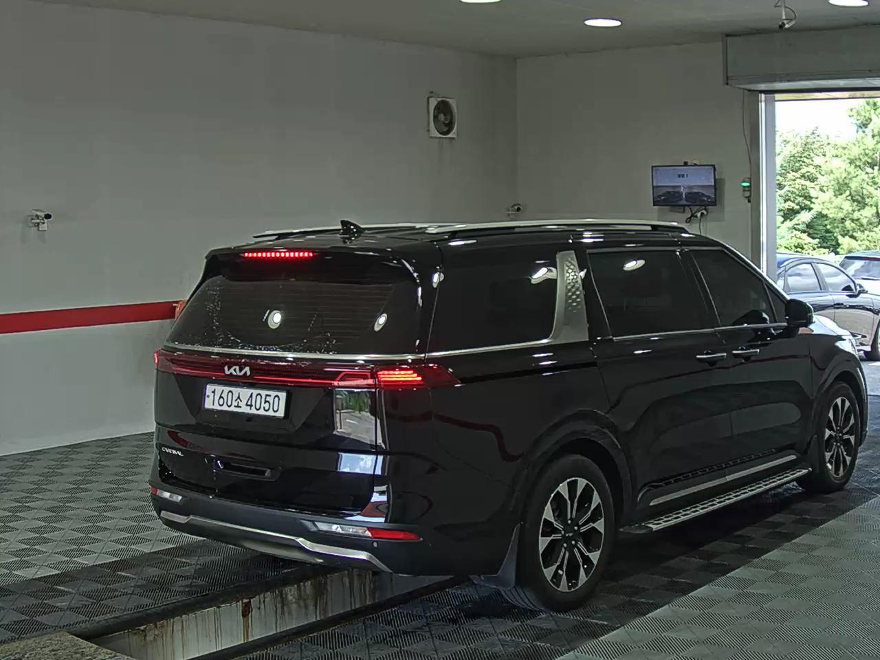 2023 - kia carnival