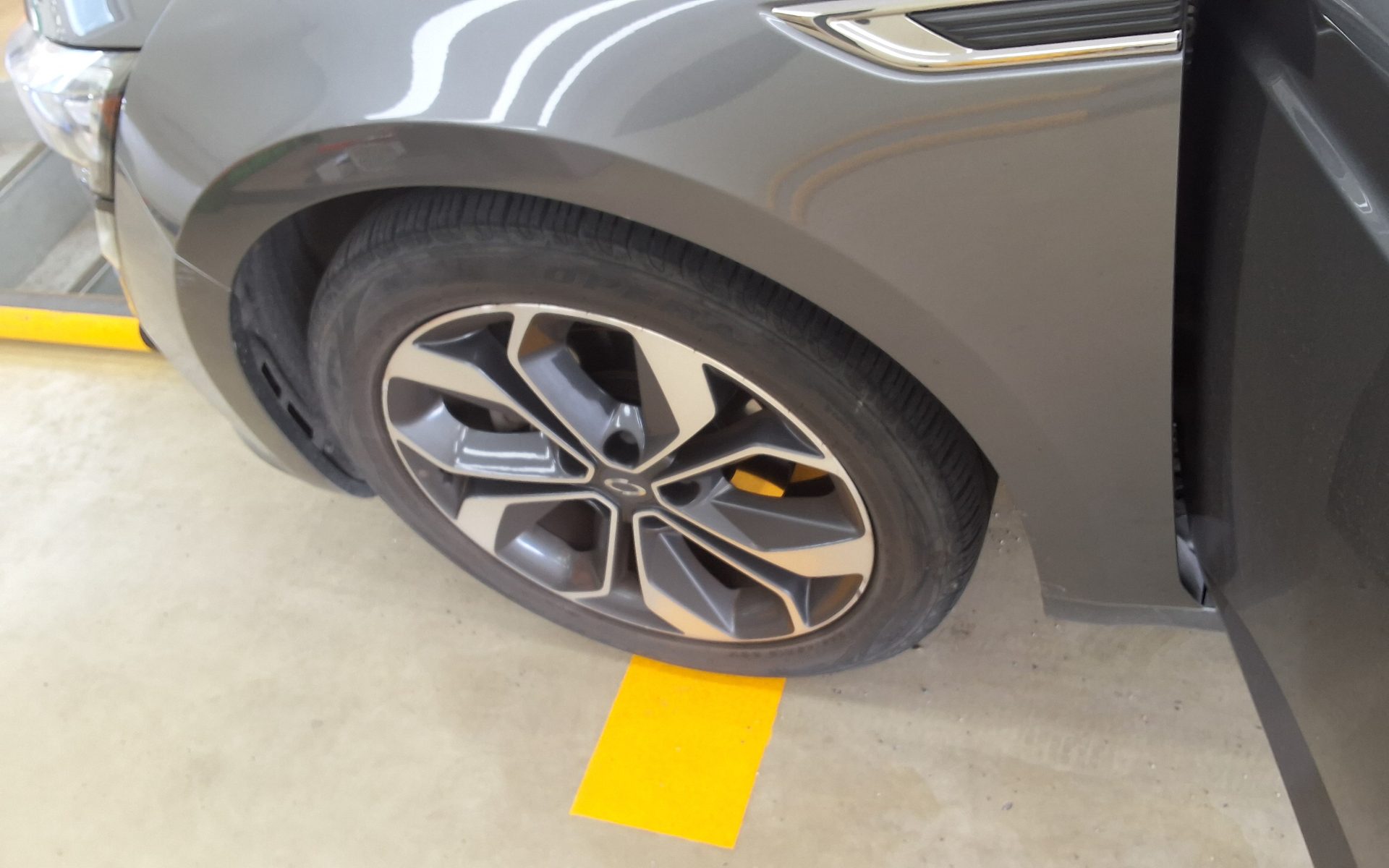 2019 - renault sm6