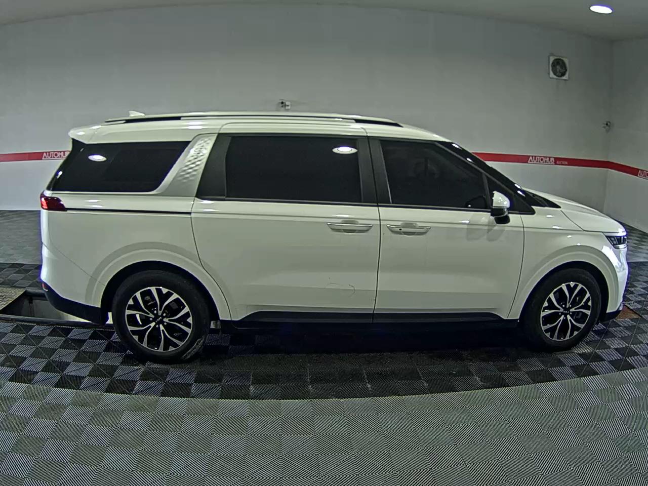 2023 - kia carnival