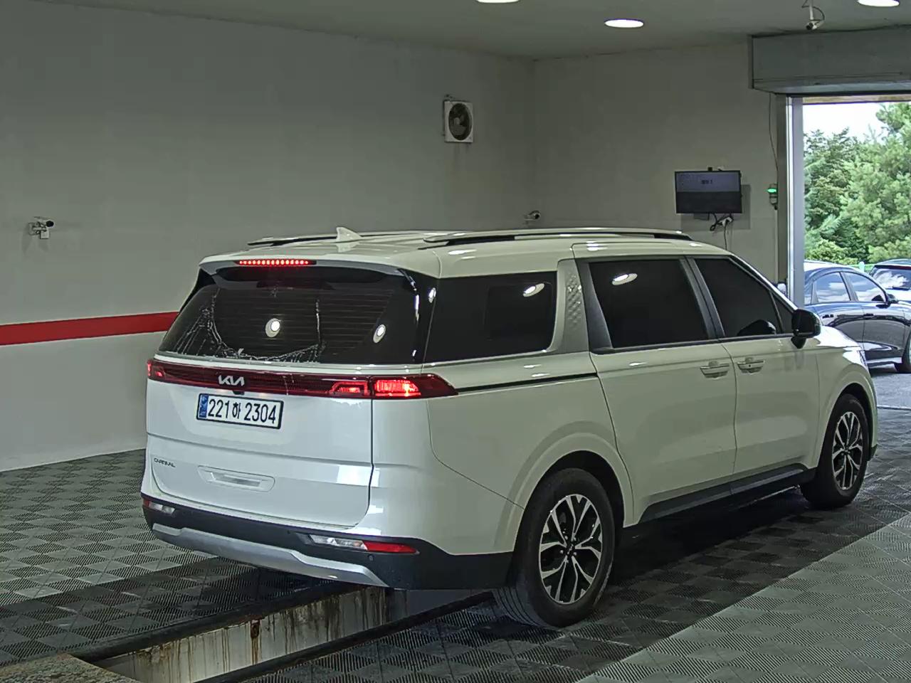 2023 - kia carnival