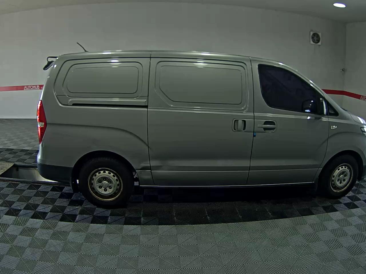 2019 - hyundai grand starex