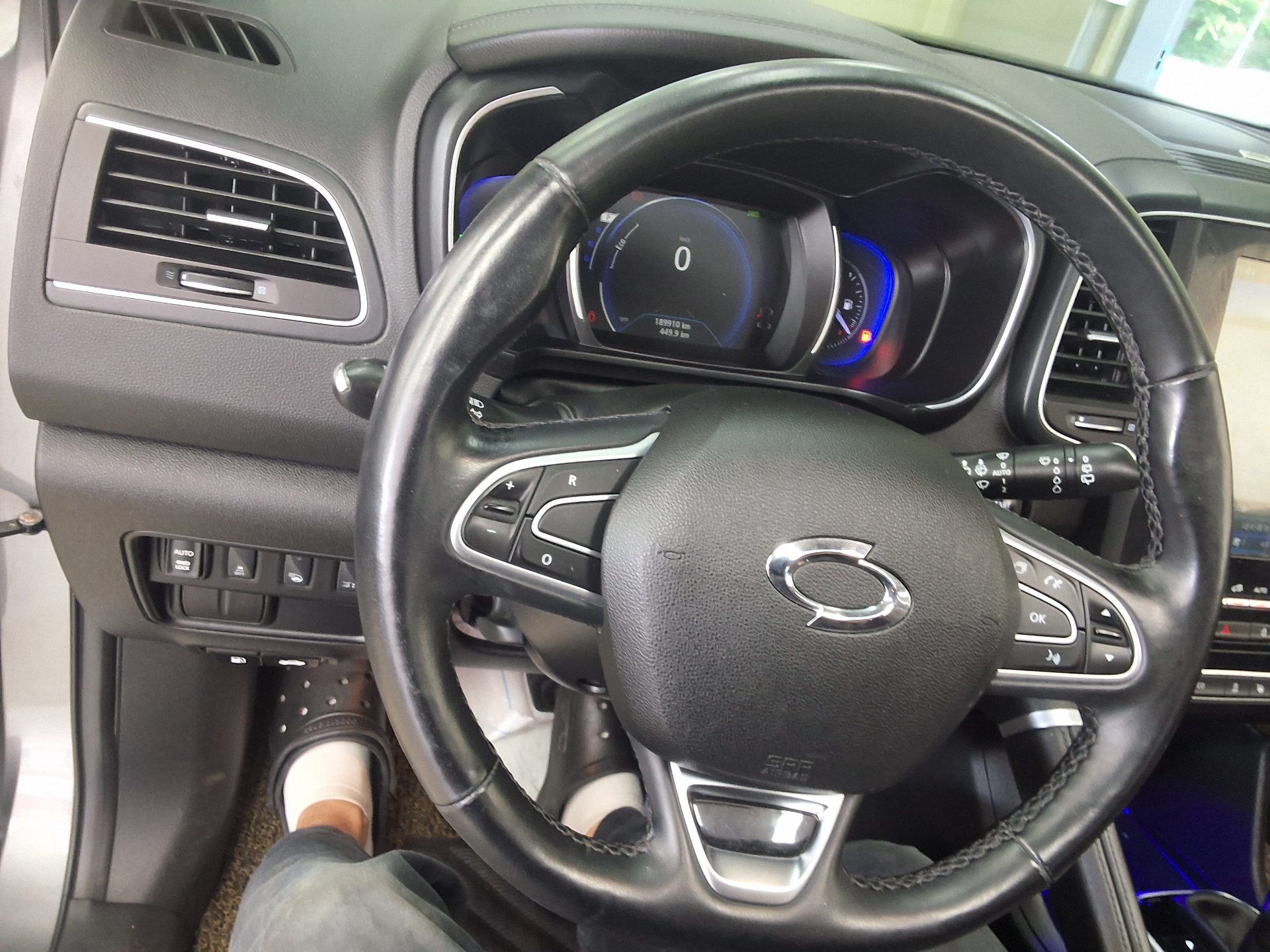 2017 - renault qm6