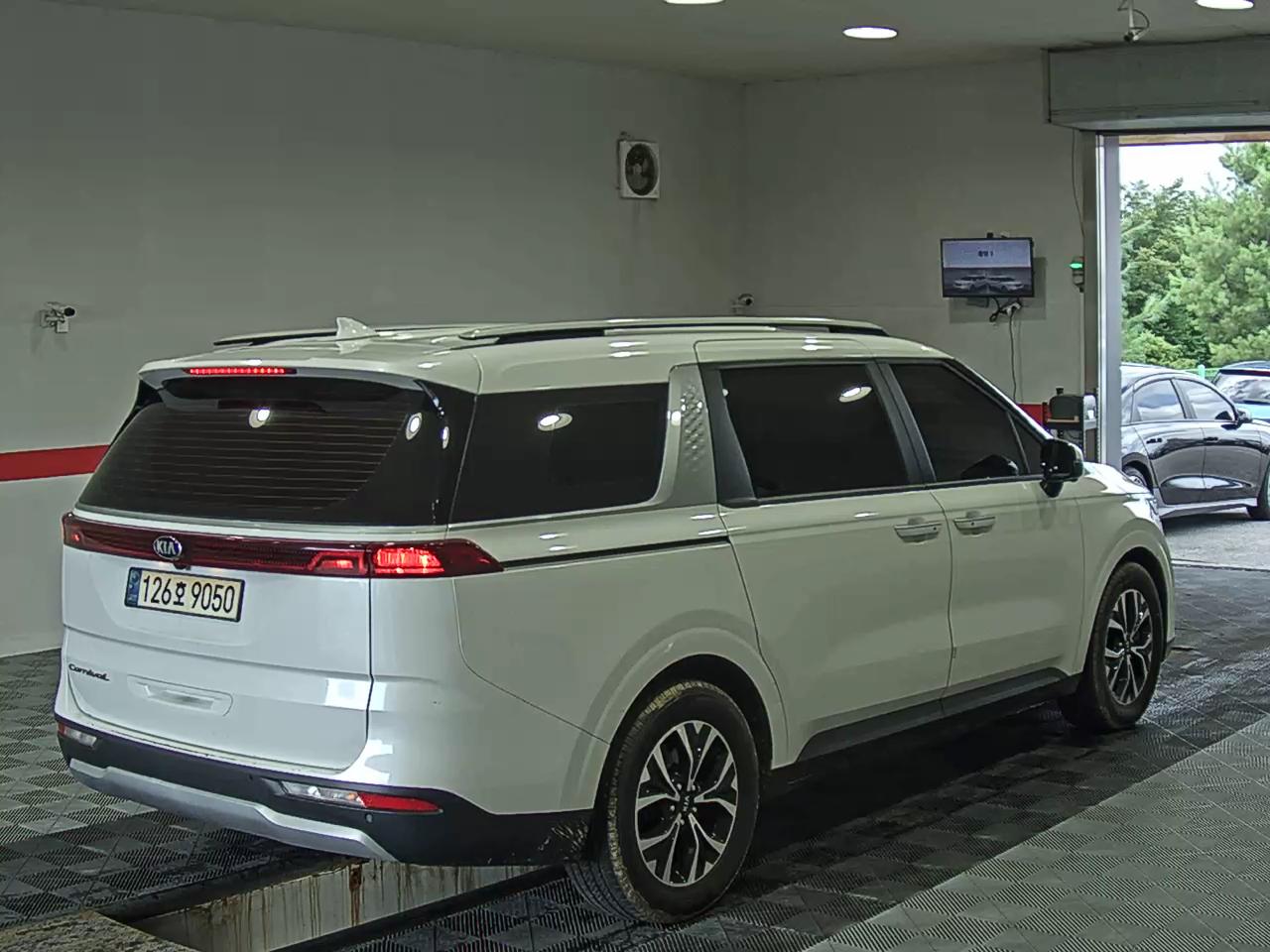 2021 - kia carnival